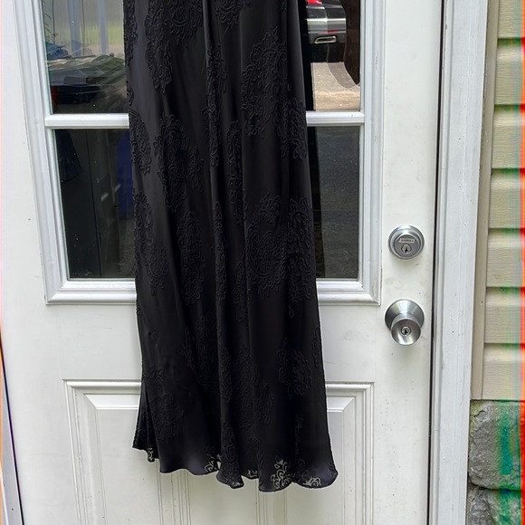 Simple lace black dress - Picture 5 of 5